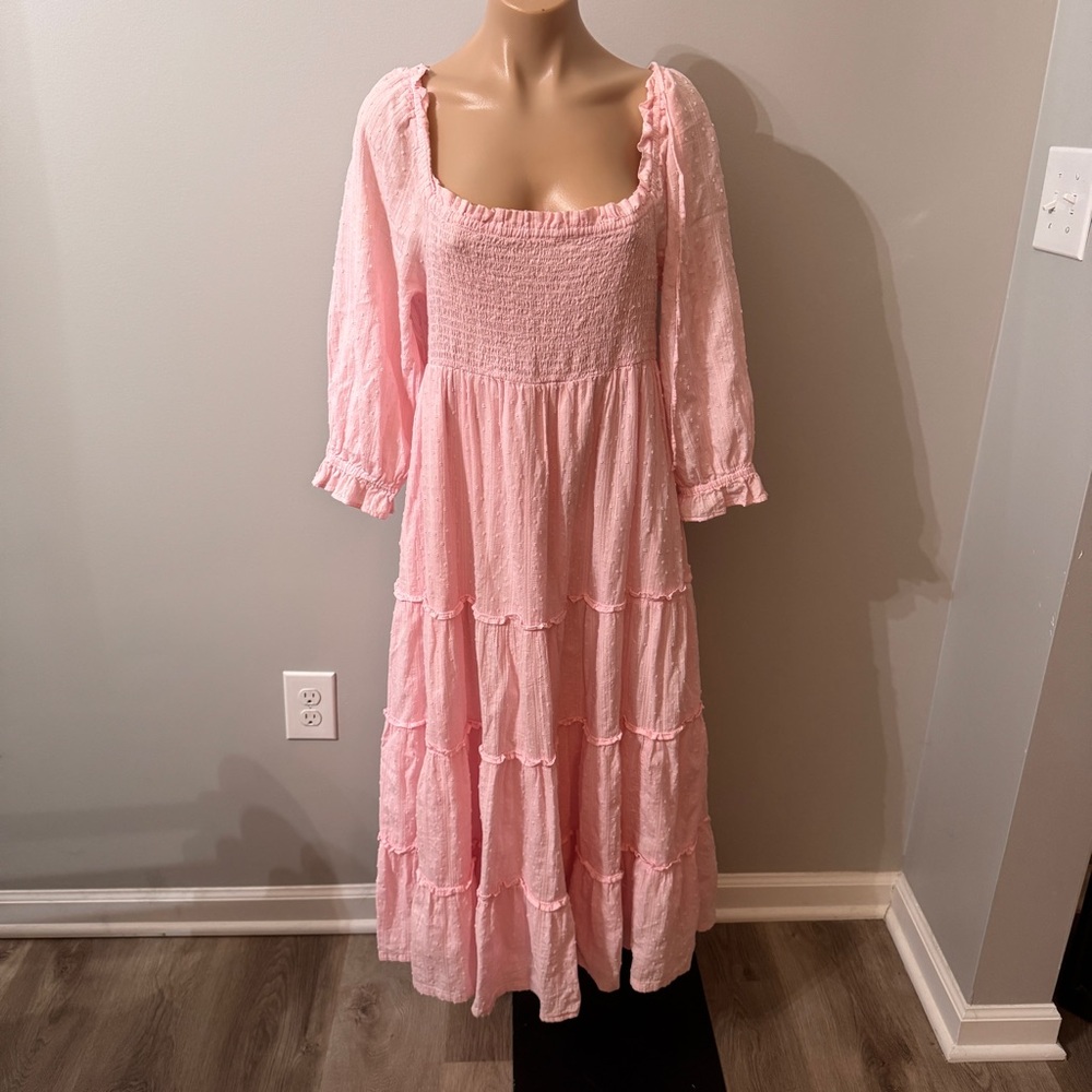 Crown & Ivy Light Baby Pink Swiss Dot Dress Smocked Medium Tier Feminine - Picture 2 of 7